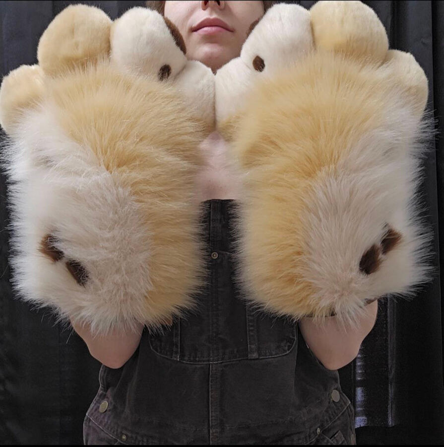 Large 4 Finger Paws w/ Complex Design