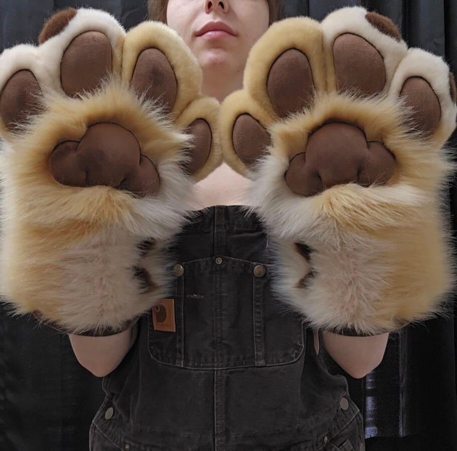 Large 4 Finger Paws w/ Complex Design