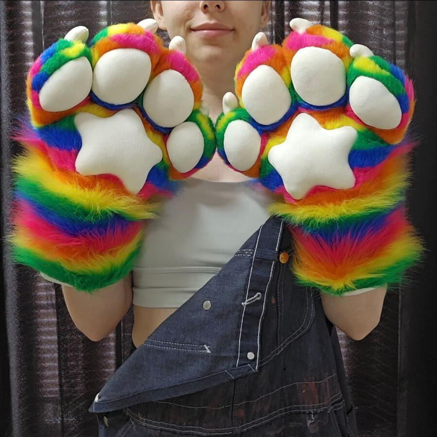 Large 4 Finger Paws w/ Palm Design (OUTDATED PATTERN)