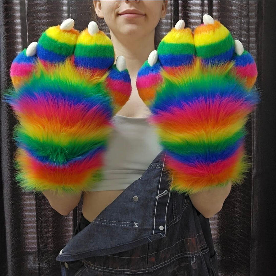 Large 4 Finger Paws w/ Claws (OUTDATED PATTERN)